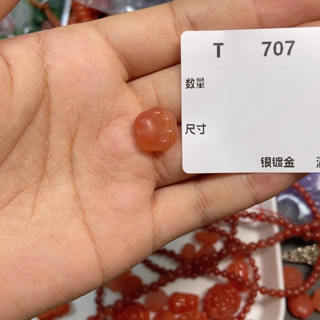 兜****颈饰合金南红玛瑙T707