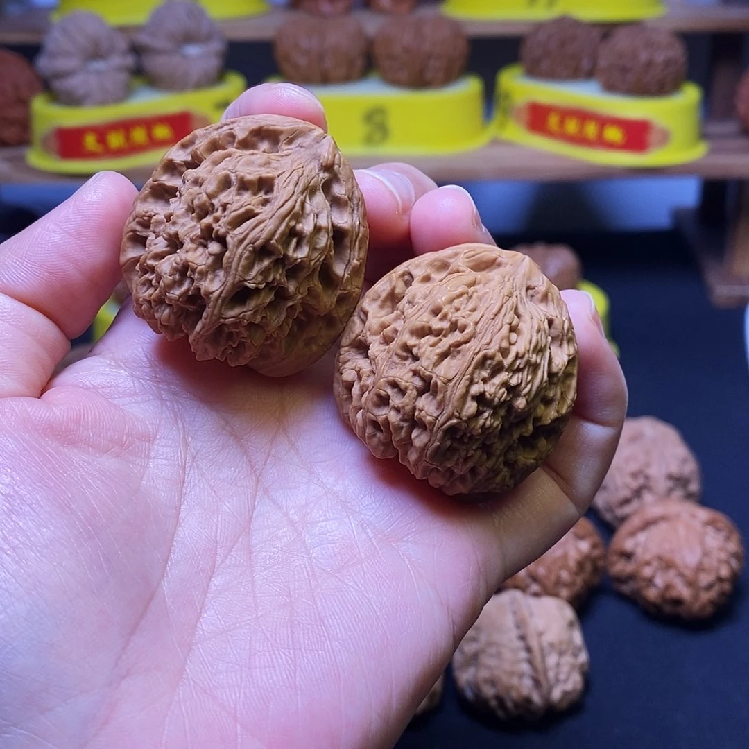 文玩核桃把件南疆石