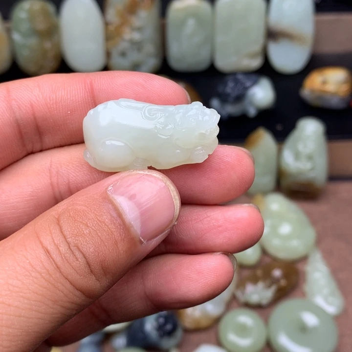 和田玉（糖玉）未镶嵌颈饰