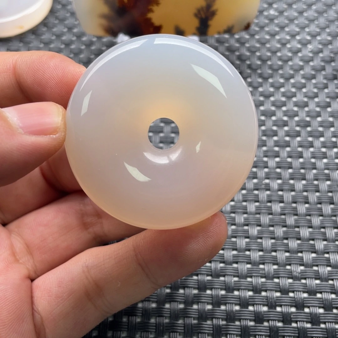 惠***)玛瑙/玉髓未镶嵌颈饰