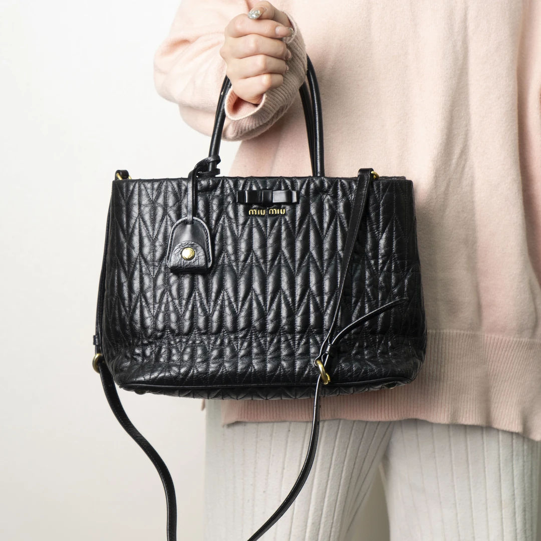 95新 MIU MIU/缪缪 油蜡皮褶皱托特/手提斜挎/30