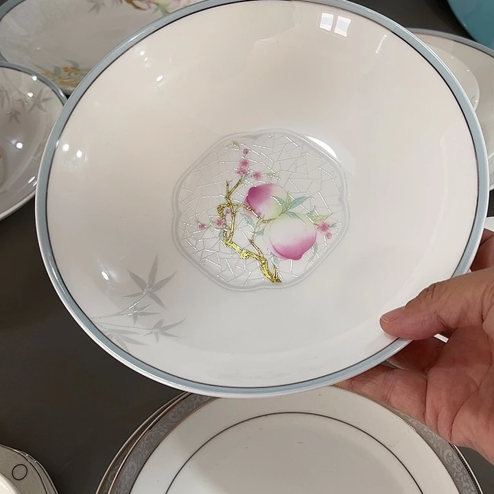 瓷片微瑕骨瓷盘两只装桃子