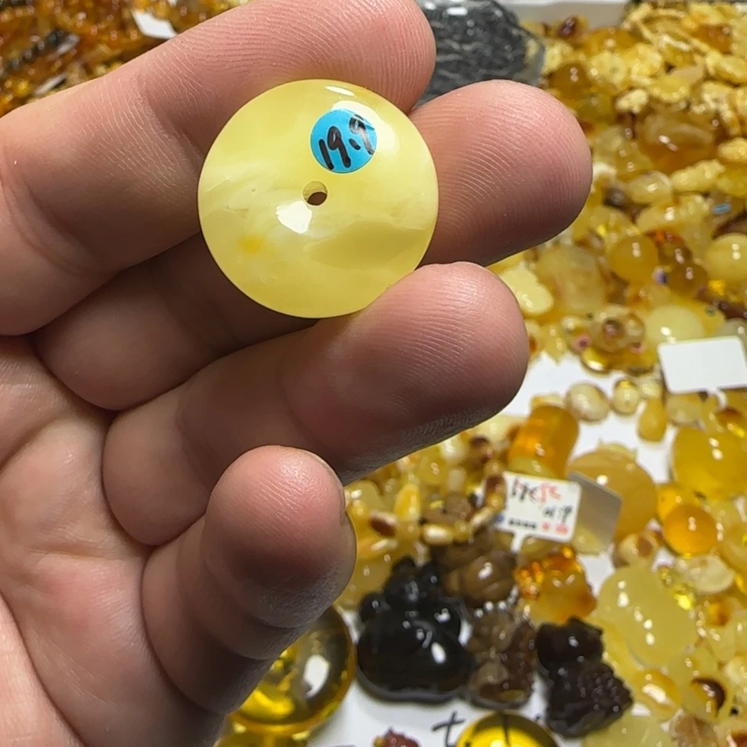 琥珀未镶嵌裸石2.5克