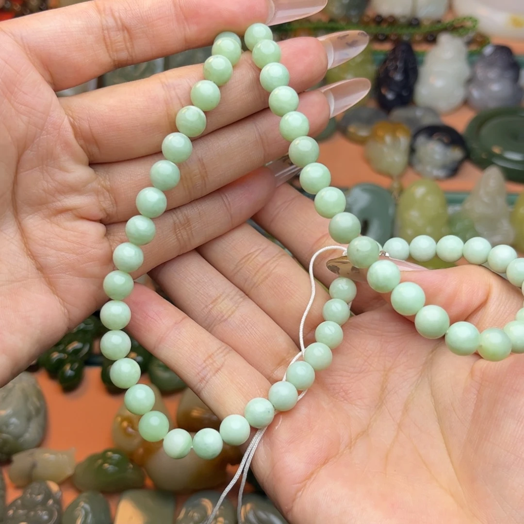 沐***君和田玉未镶嵌颈饰