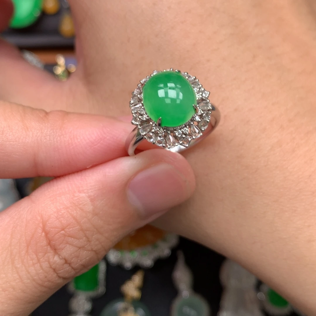 翡翠18K金镶嵌戒指