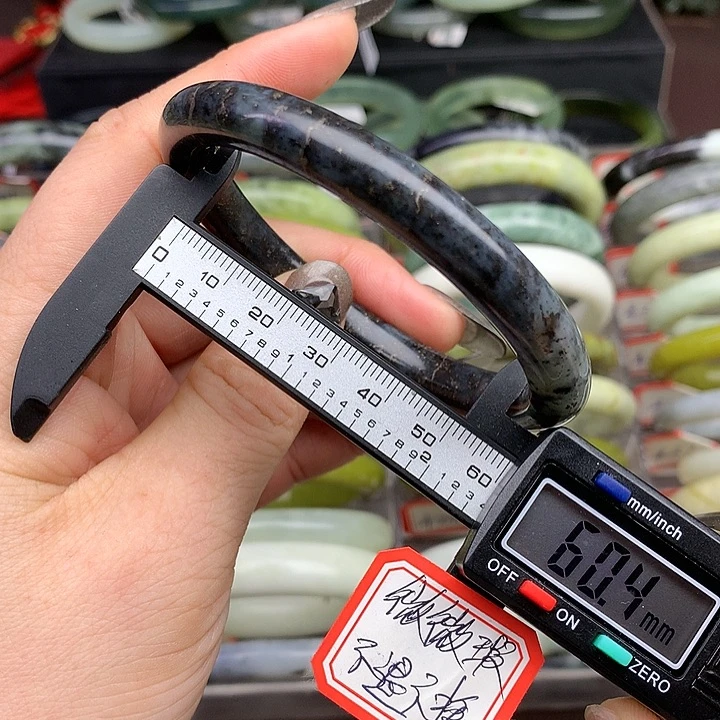 蛇纹石玉手镯未镶嵌428