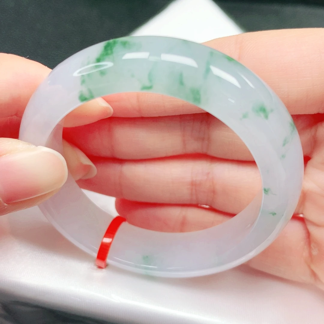 翡翠未镶嵌手镯53圈贵