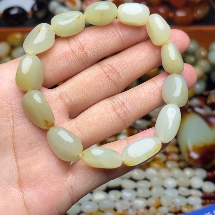 云***归和田玉未镶嵌手链