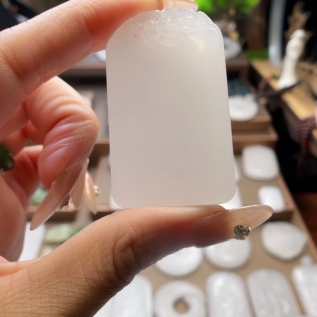 石英质玉（金丝玉）未镶嵌颈饰Z***e新疆金丝玉