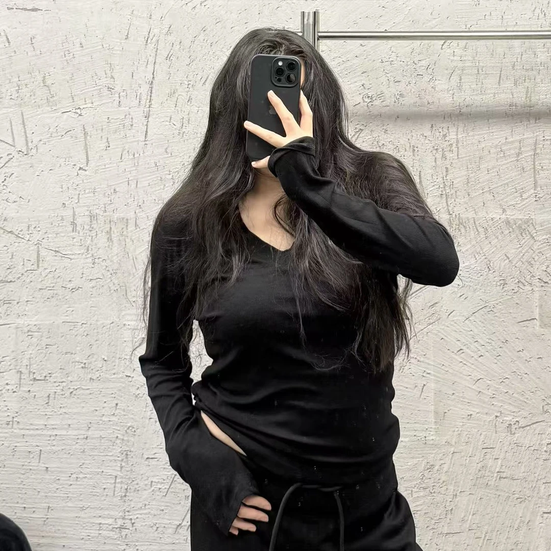 《大韩韩推荐》V领长袖T恤大码女装秋冬显瘦穿搭百搭修身外穿休闲