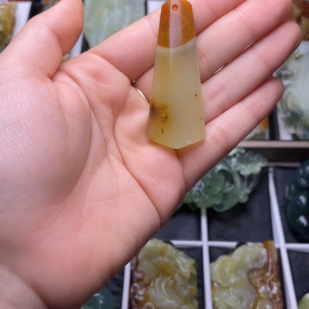 岫玉未镶嵌吊坠(不含链)