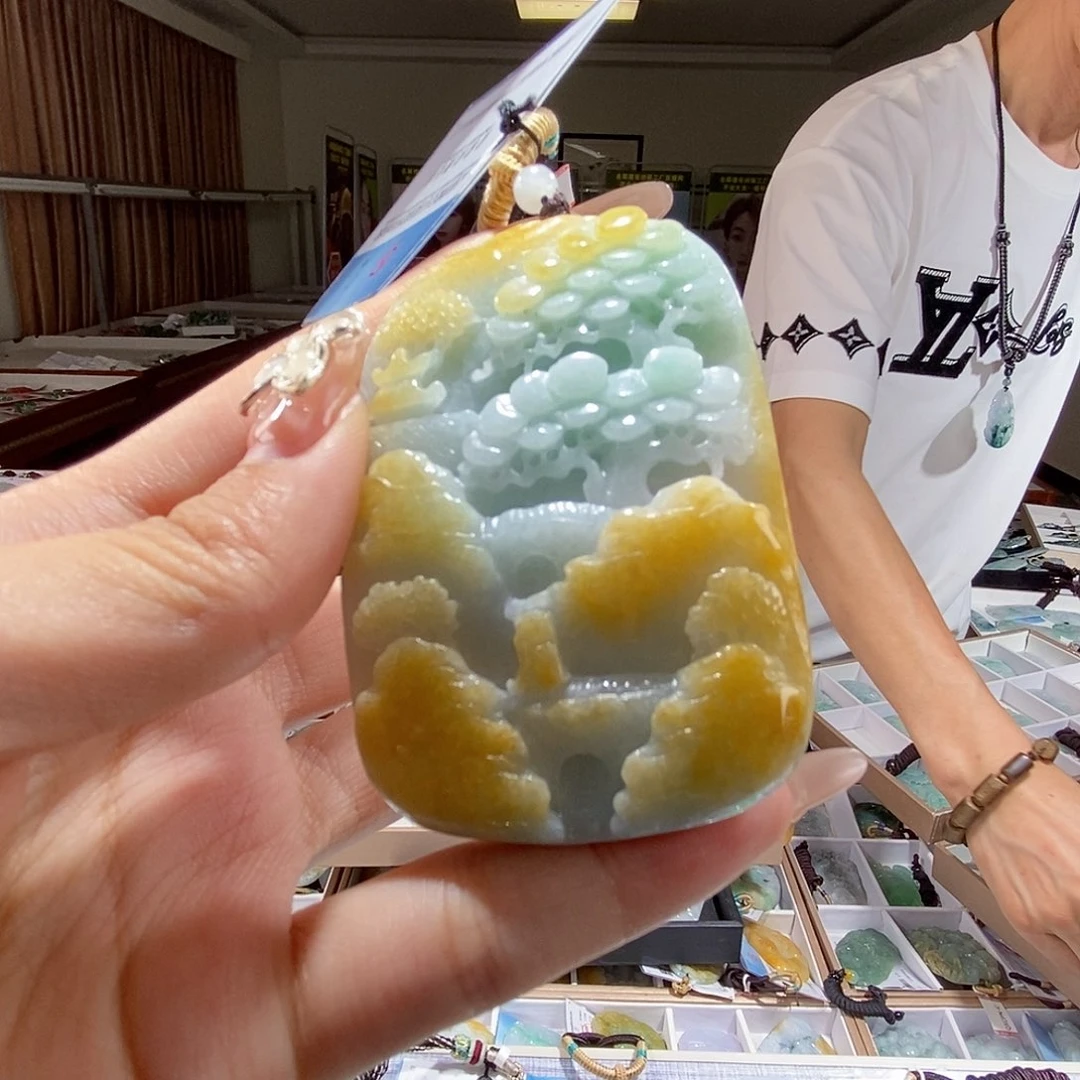 翡翠未镶嵌颈饰翡翠