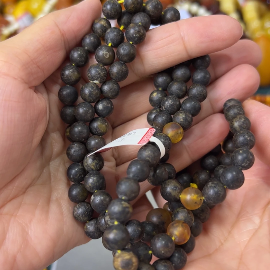 未镶嵌琥珀珠宝奇石425