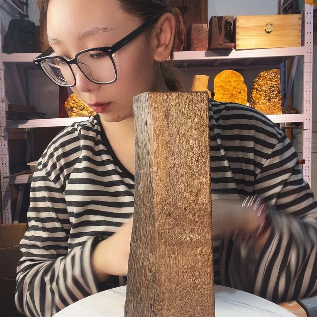 紫檀木类端景台艾****龙