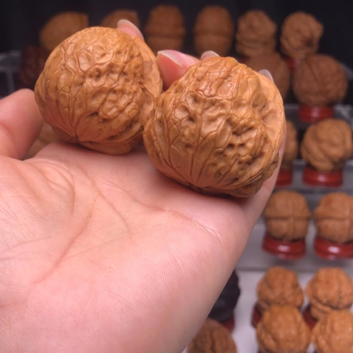 吊坠桃核10玄月古蟾