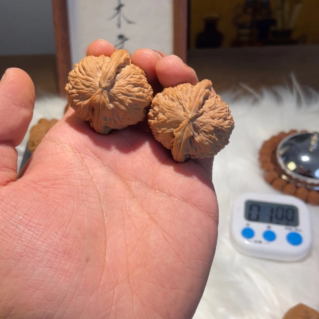 W****39白狮子文玩核桃2222