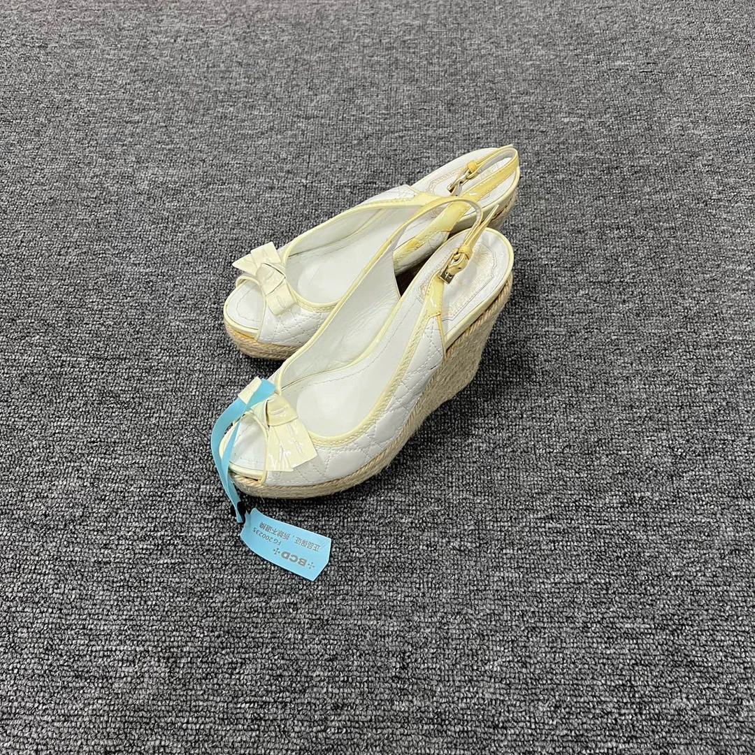 95新 DIOR/迪奥 白色漆皮戴妃格厚底凉鞋 38码/95新/无配件