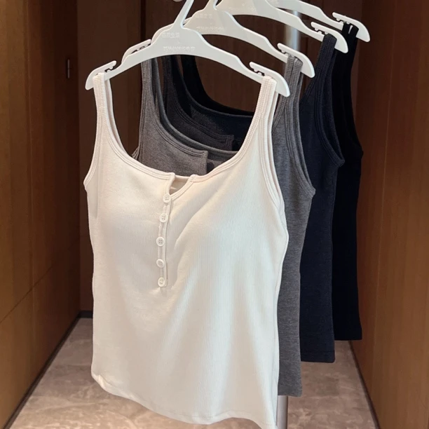 新款纯色纽扣领百搭显瘦带胸垫吊带背心女内搭美背打底上衣