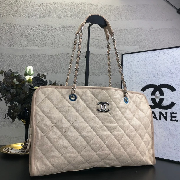 95新 Chanel/香奈儿 奶茶色银扣鱼子酱托特包 底长36 17开