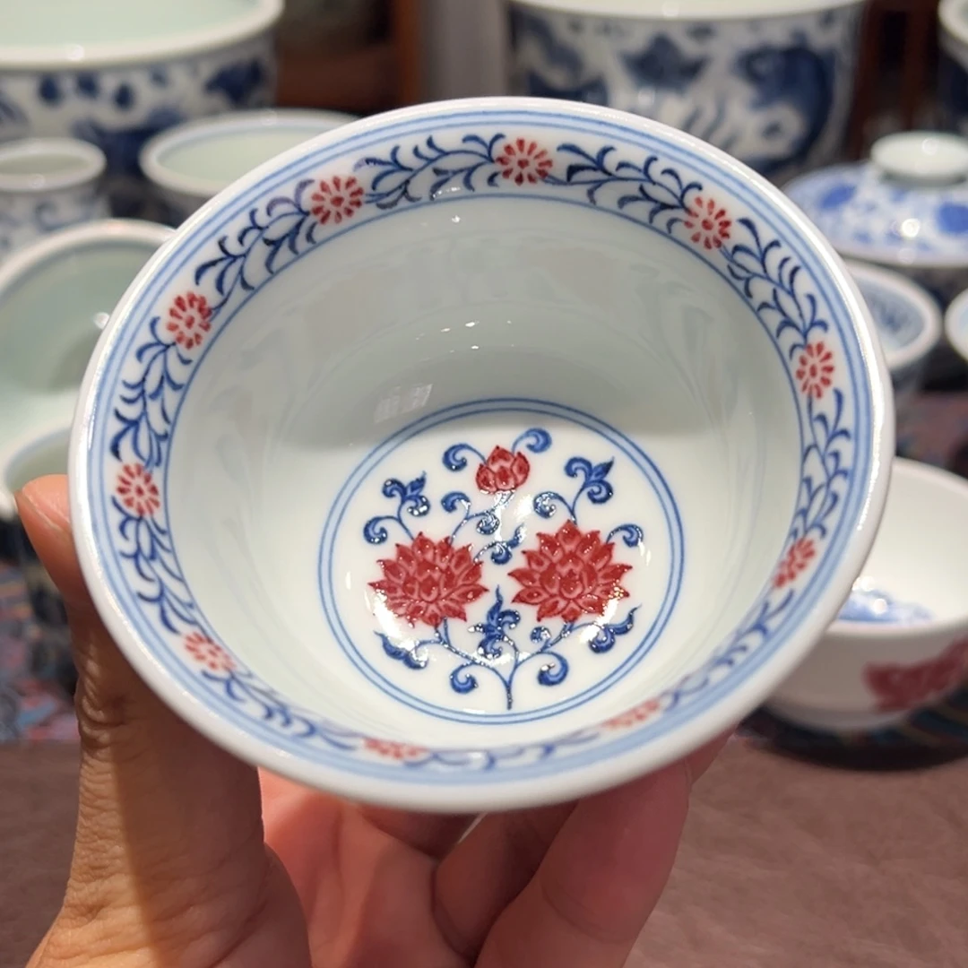 精品青花釉里红缠枝莲压手杯口径约9.3厘米