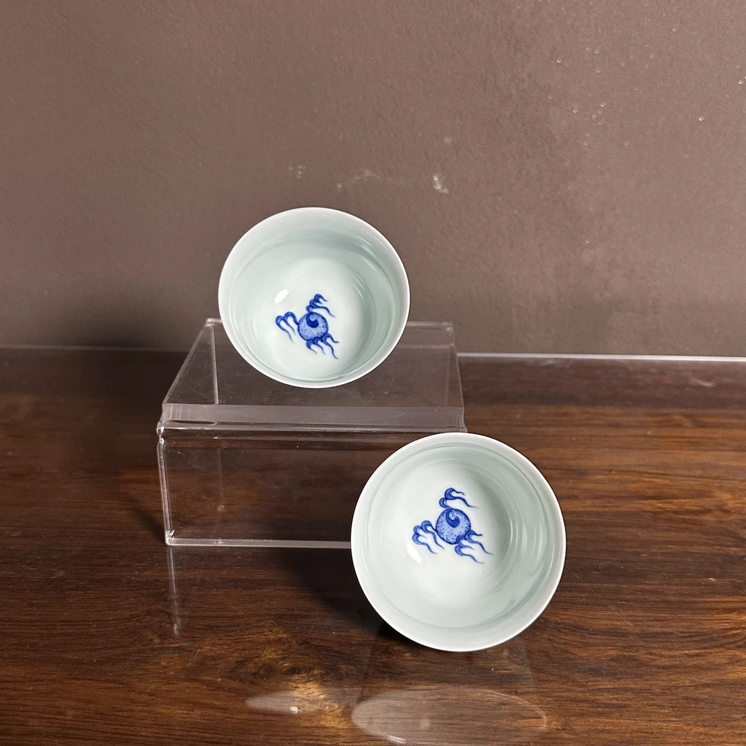 清·青花狮子滚绣球对杯