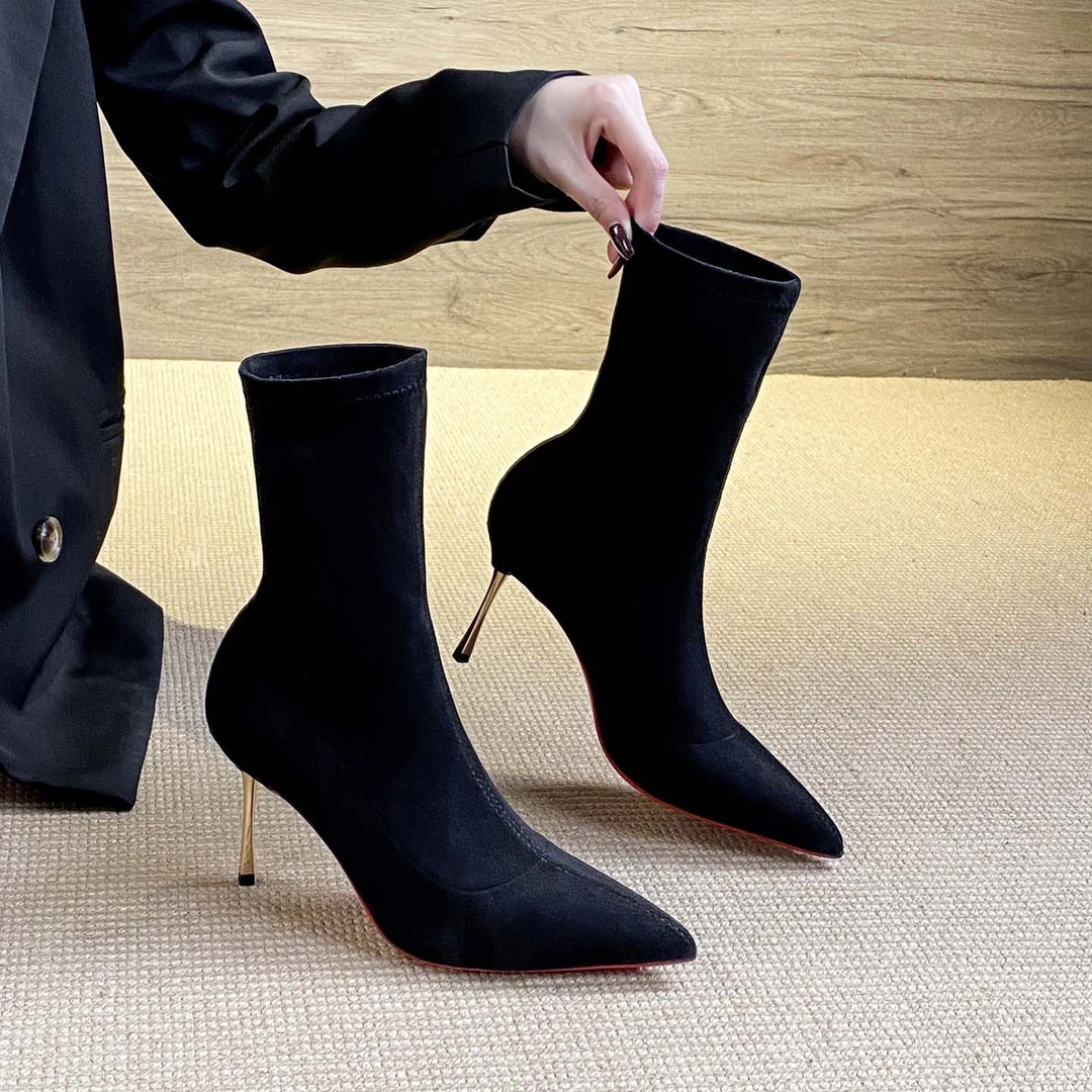 黑色杏色短靴女冬季2025绒面细跟尖头瘦瘦靴性感御姐红底高跟鞋
