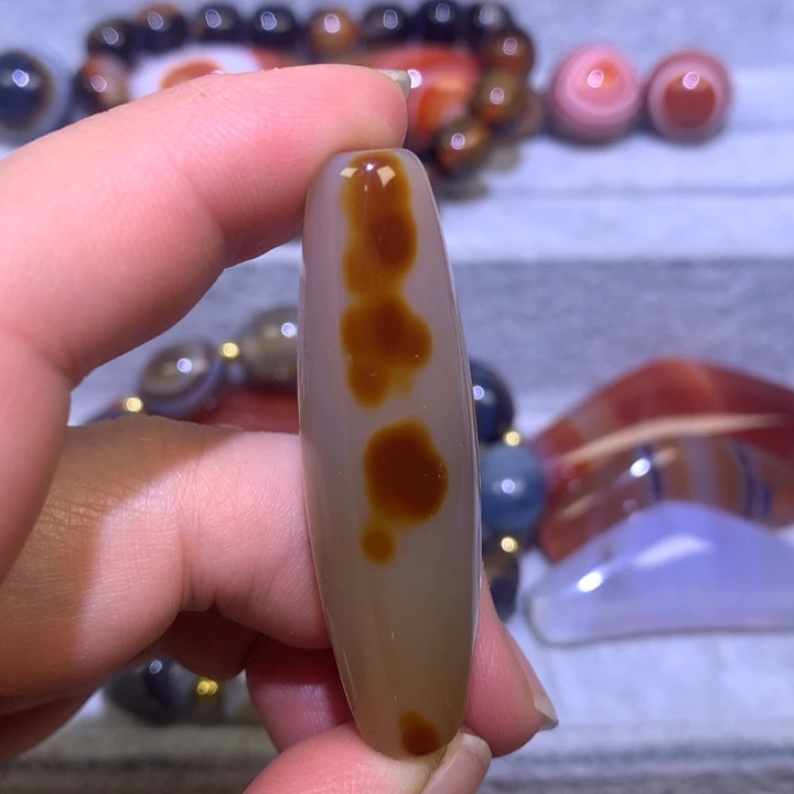 南红玛瑙合金颈饰