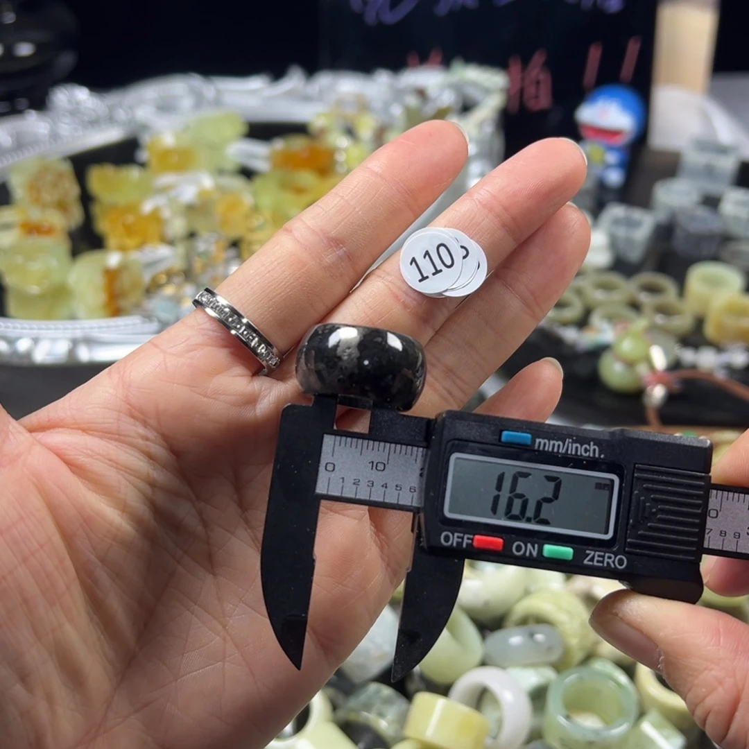 蛇纹石玉未镶嵌戒指