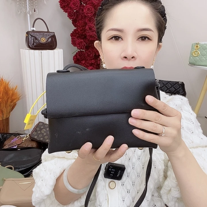 蚕丝小牛剖层皮革PU