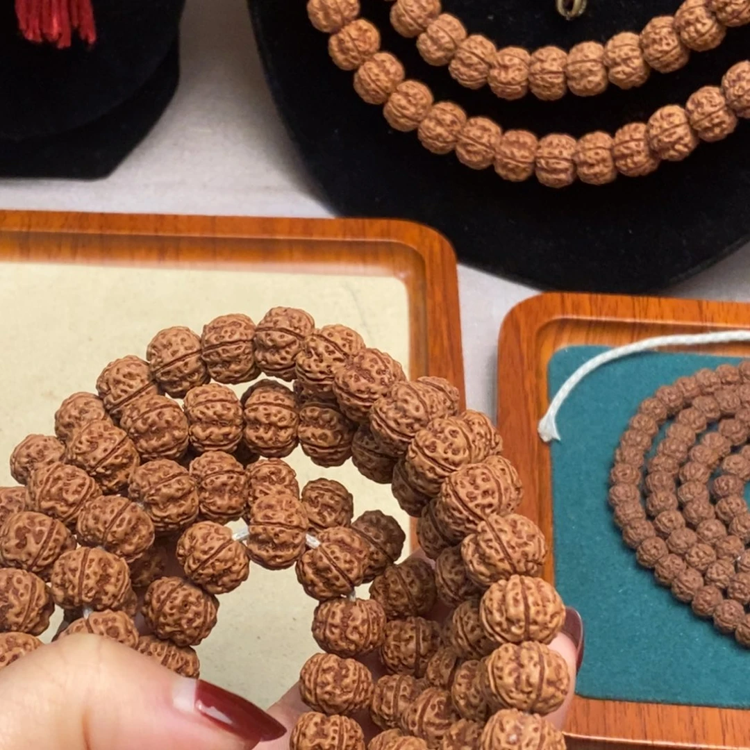 金刚菩提手串M****n凹底梅花卡12双圈