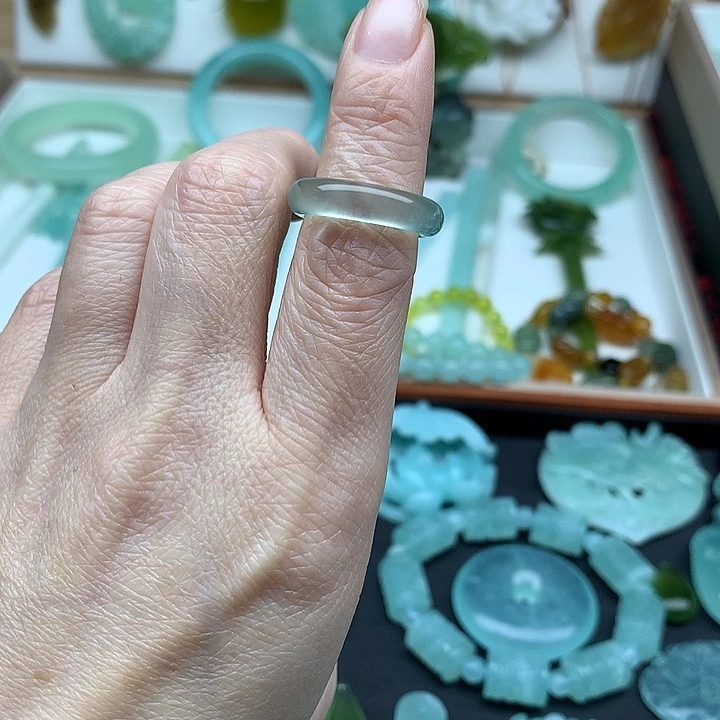 岫玉未镶嵌颈饰戒指圈