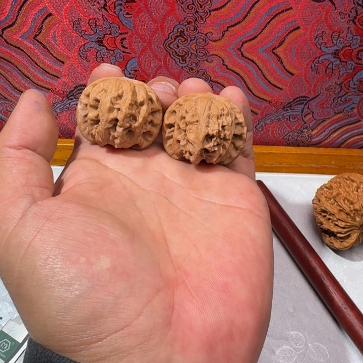 文玩核桃吊坠36.5野狼