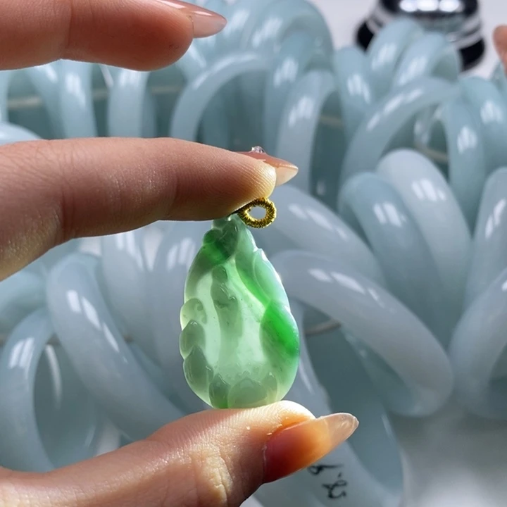 翡翠未镶嵌吊坠(不含链)翡翠