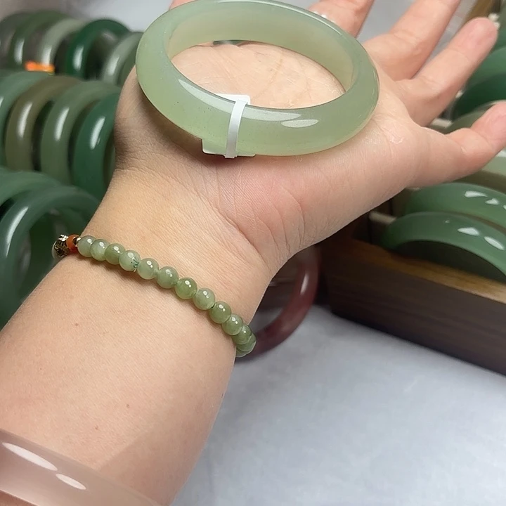 石英质玉未镶嵌手镯