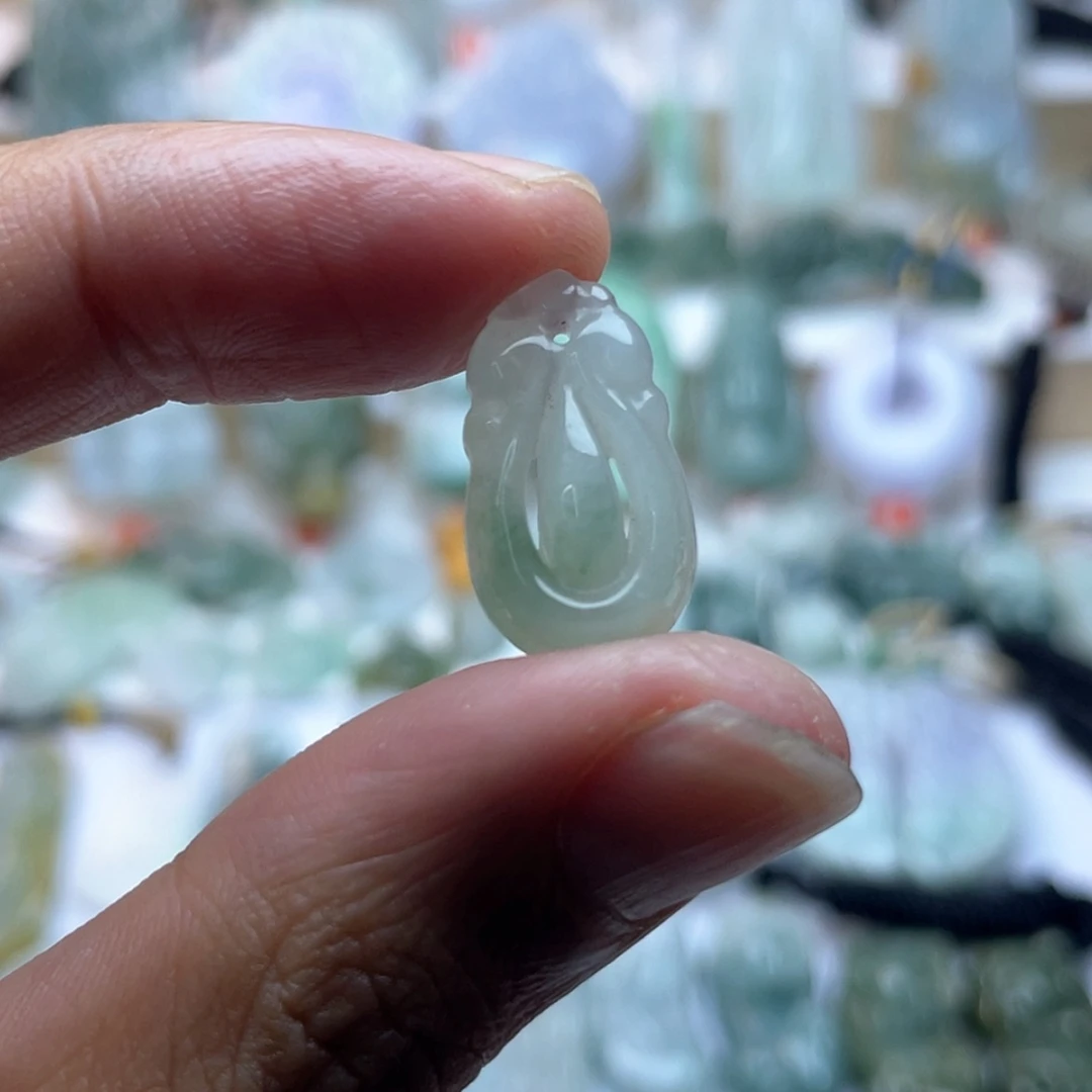 【闪购商品】颈饰未镶嵌翡翠福贝