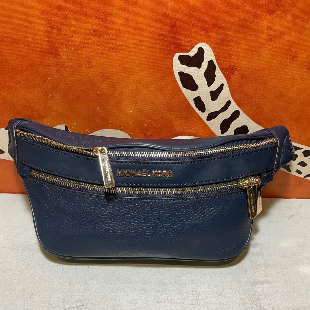 95新 MICHAELKORS/迈克高仕 16093 胸包