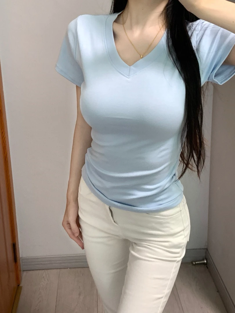 多巴胺V领短袖女T恤2025新款夏季纯欲辣妹修身显瘦收腰设计感上衣