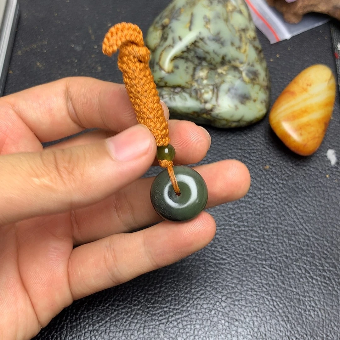 未镶嵌和田玉挂件