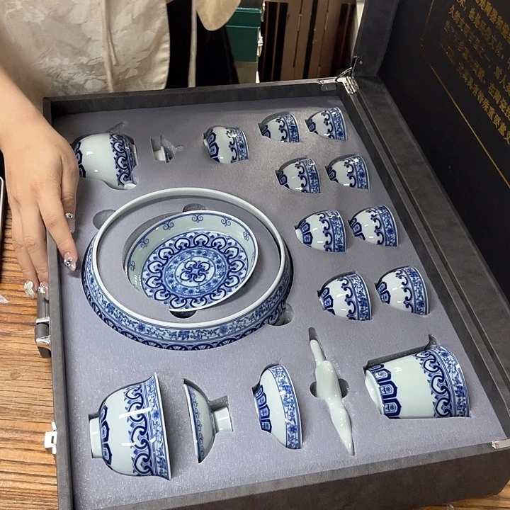 孤品茶具套装等。