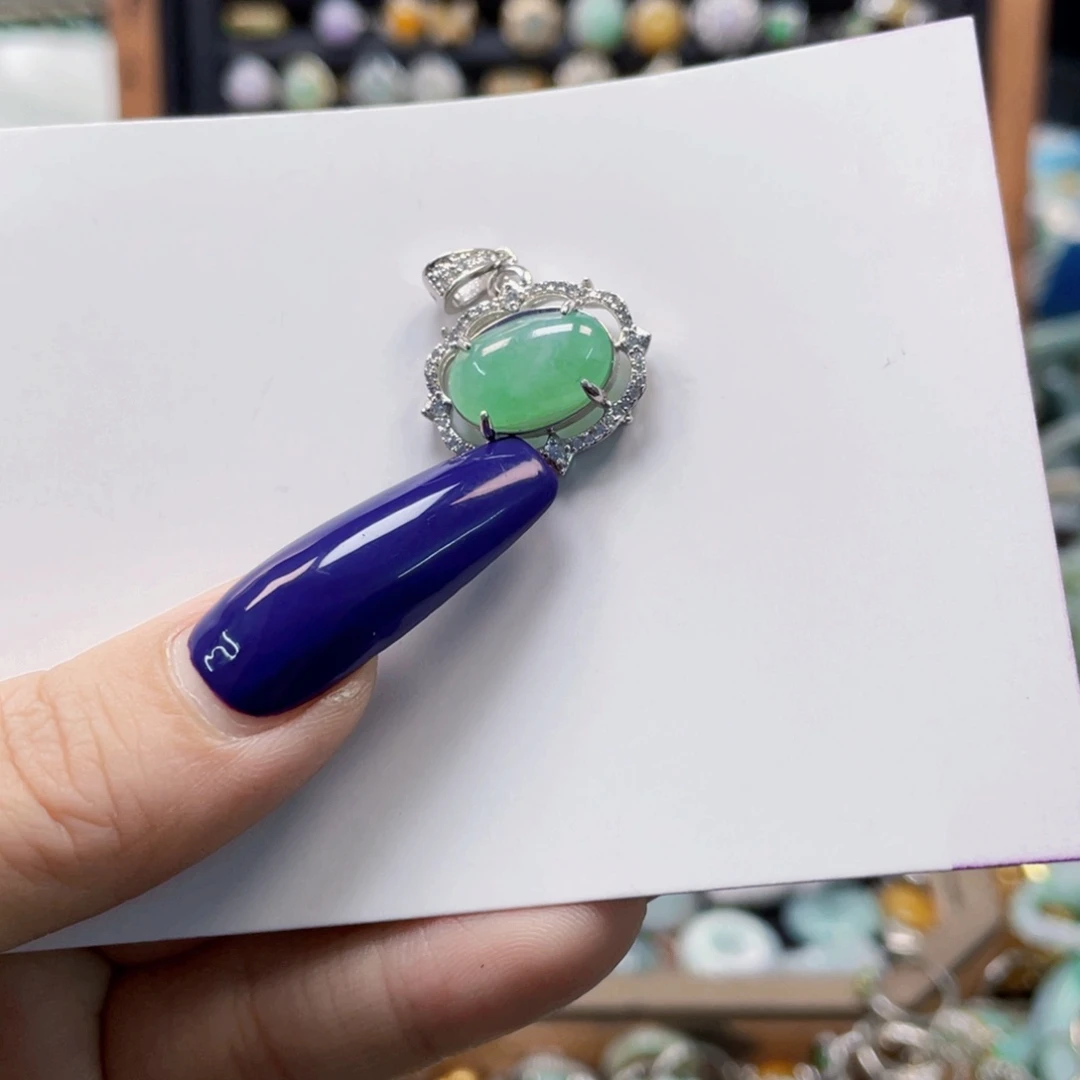 翡翠颈饰未镶嵌天然翡翠Ａ货