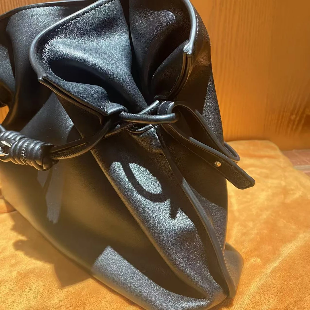 HIRMRIS手工真皮包LE30-550562-黑花扣福袋洛黑