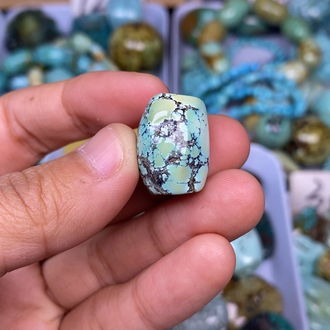 倪***倪绿松石未镶嵌颈饰