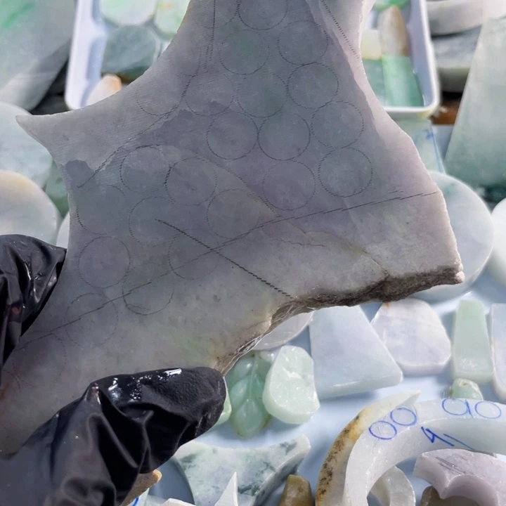 颈饰未镶嵌翡翠卖*蛋1