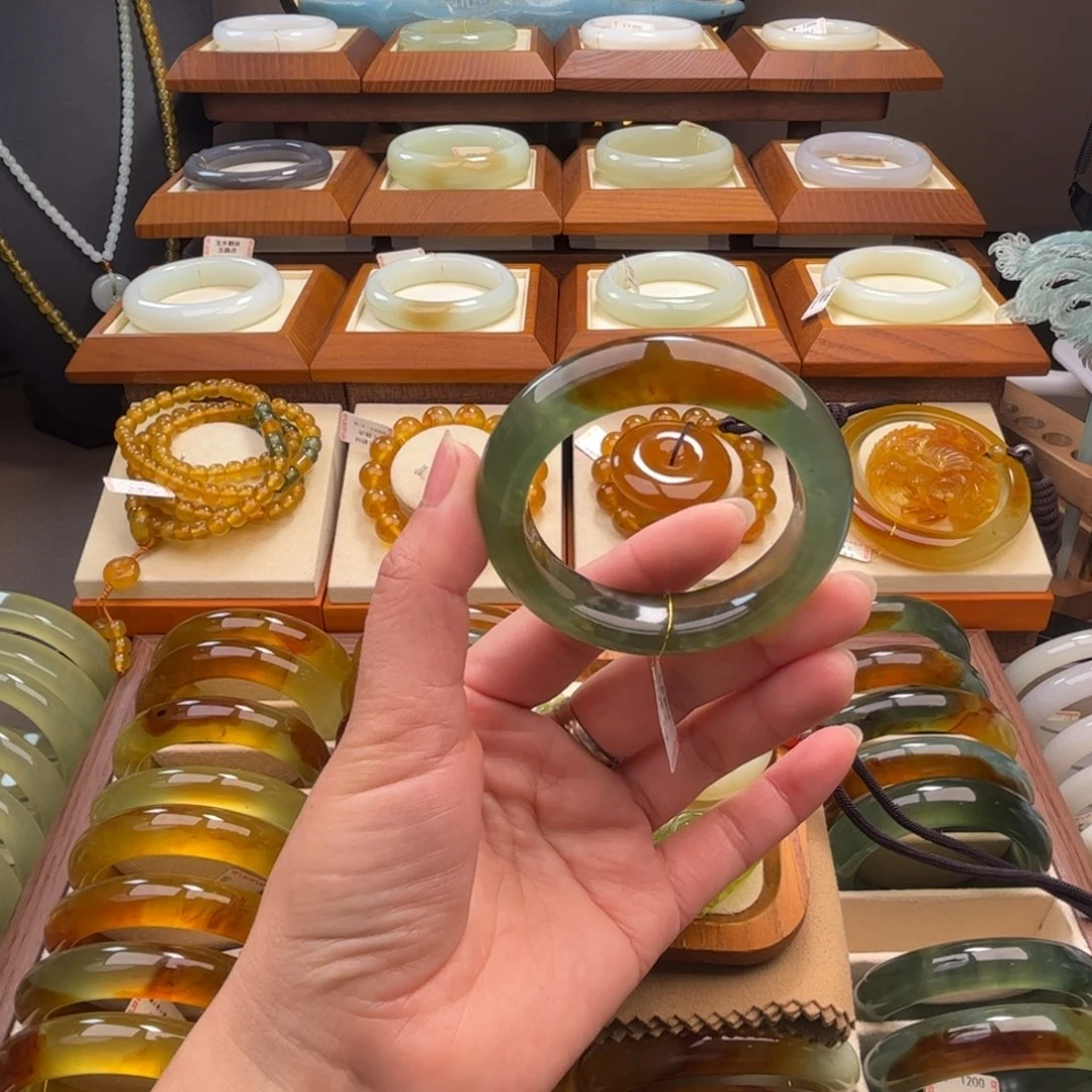 蛇纹石玉未镶嵌手镯54