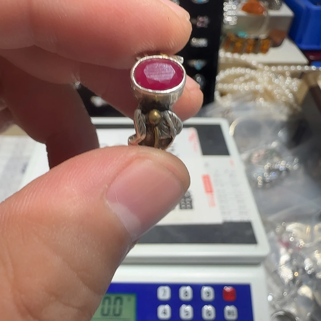 ****吖大理石纯铜吊坠的设计也是