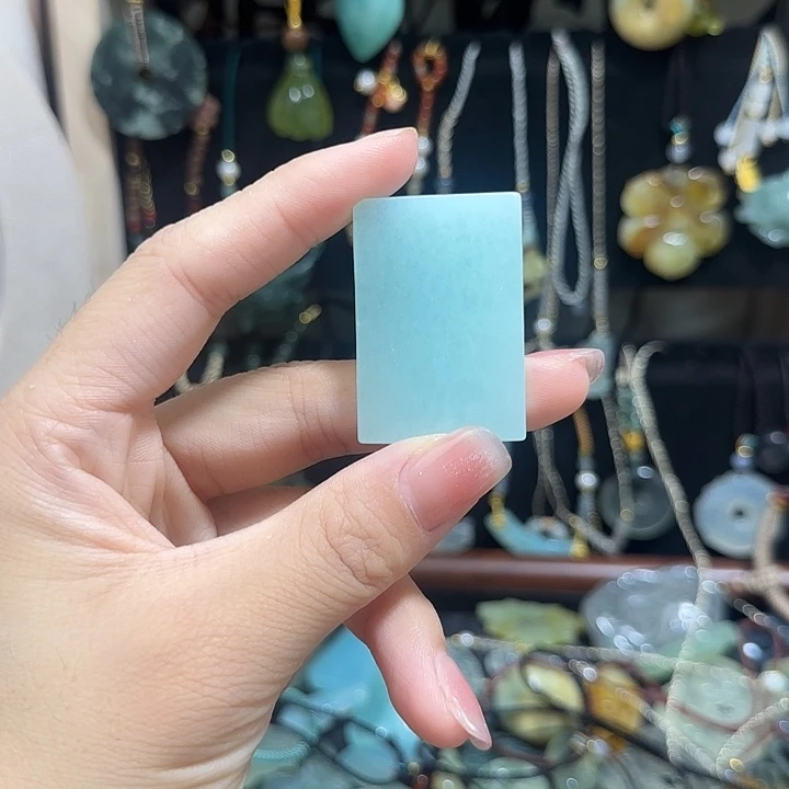 蛇纹石玉合金颈饰牌子