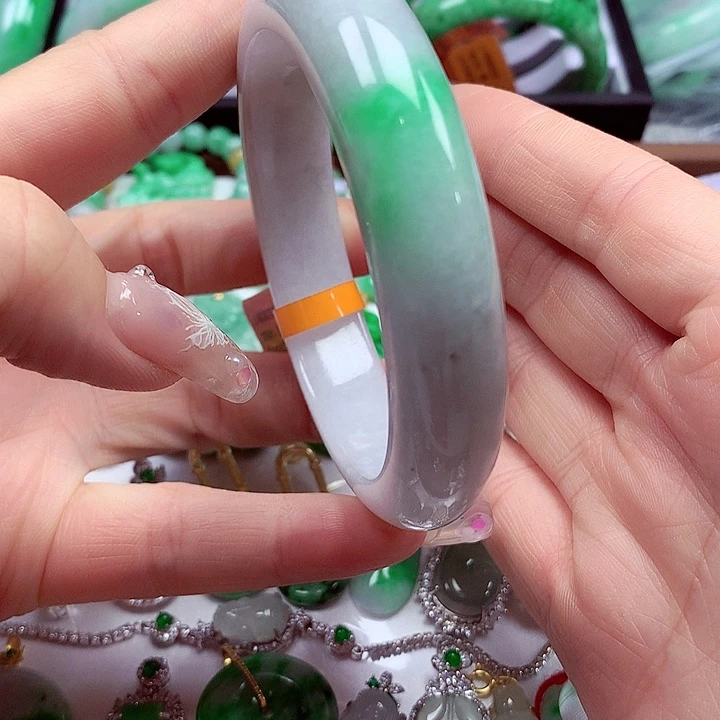 未镶嵌手镯翡翠翡翠
