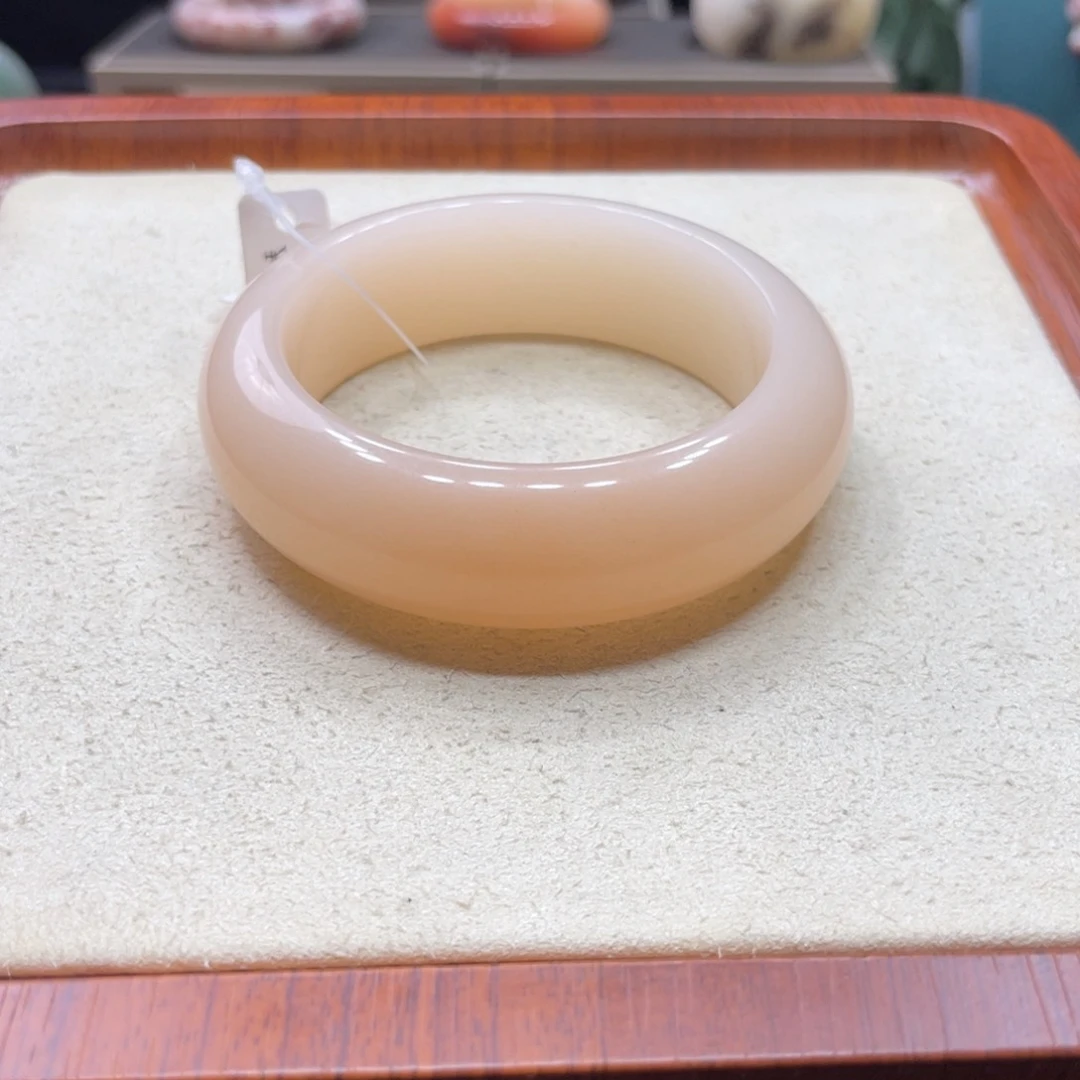 石英质玉手镯未镶嵌爱****曲