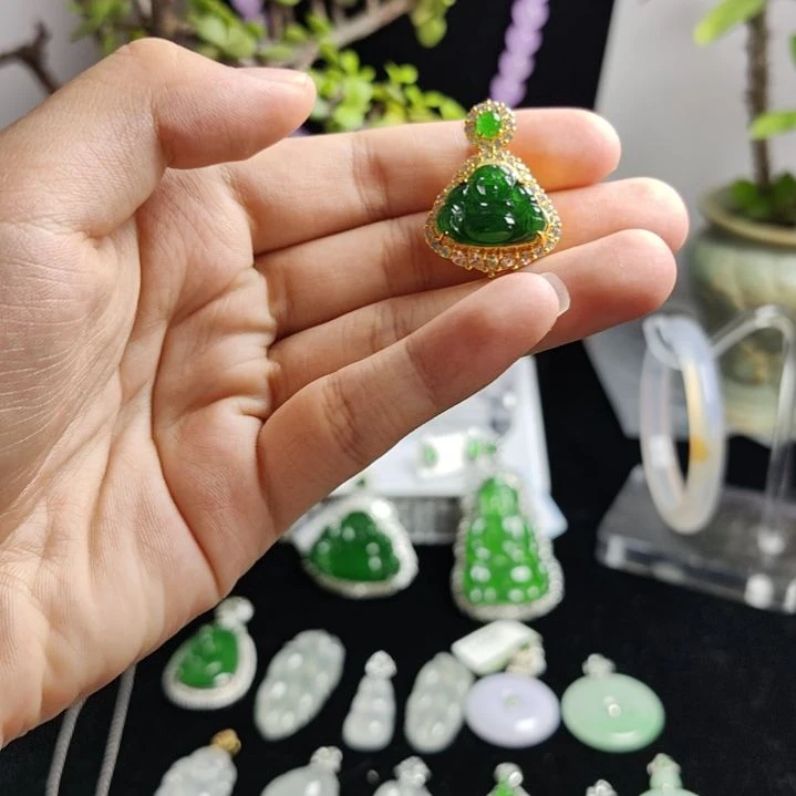翡翠未镶嵌吊坠(赠链)吊坠