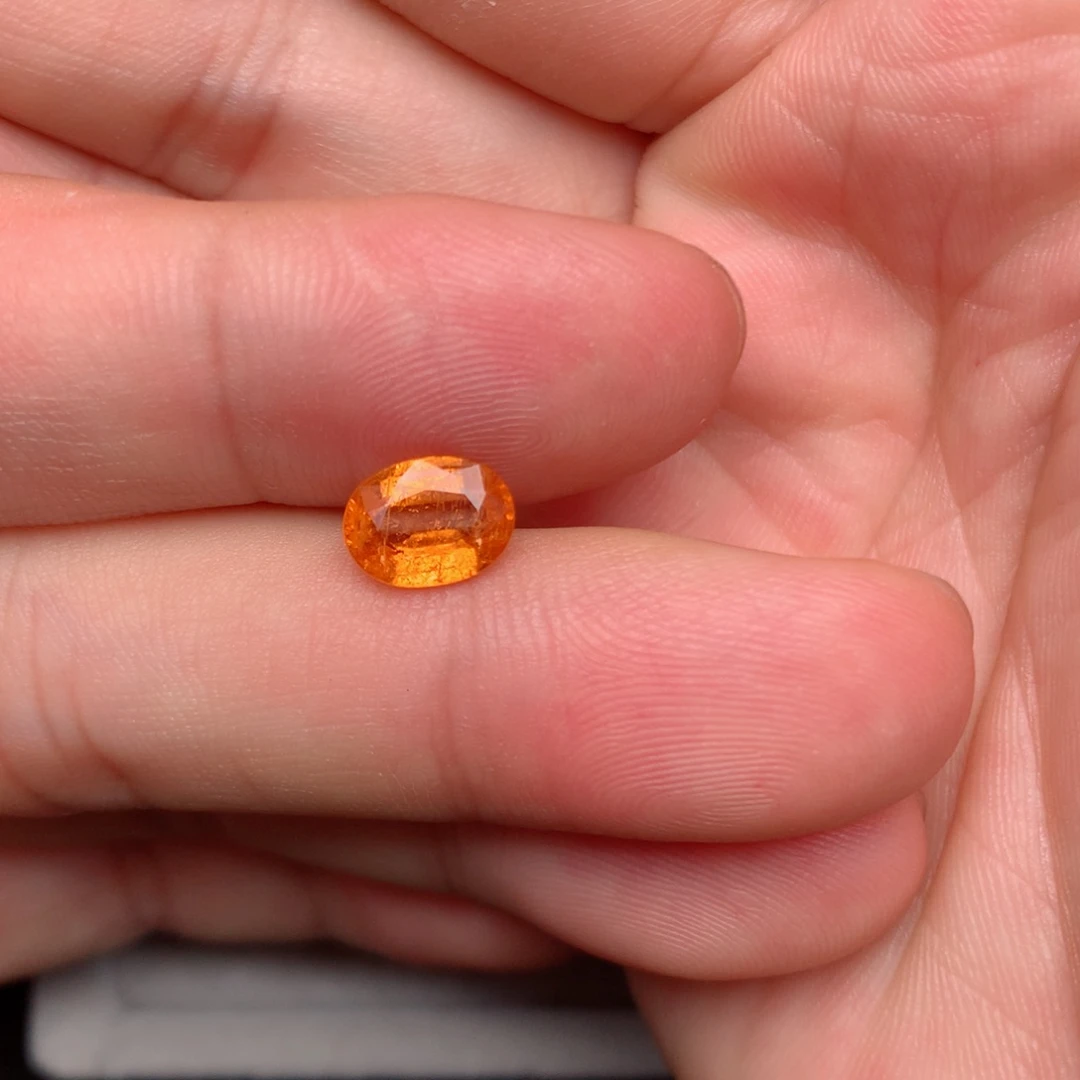 石榴石（芬达石）裸石未镶嵌A****?